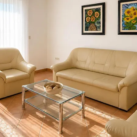 2 Bedroom Stunning In Appartement